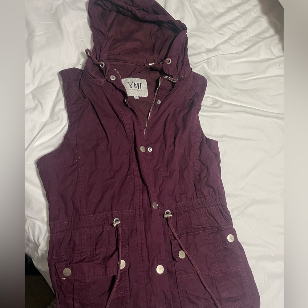 Utility vest with removable hood